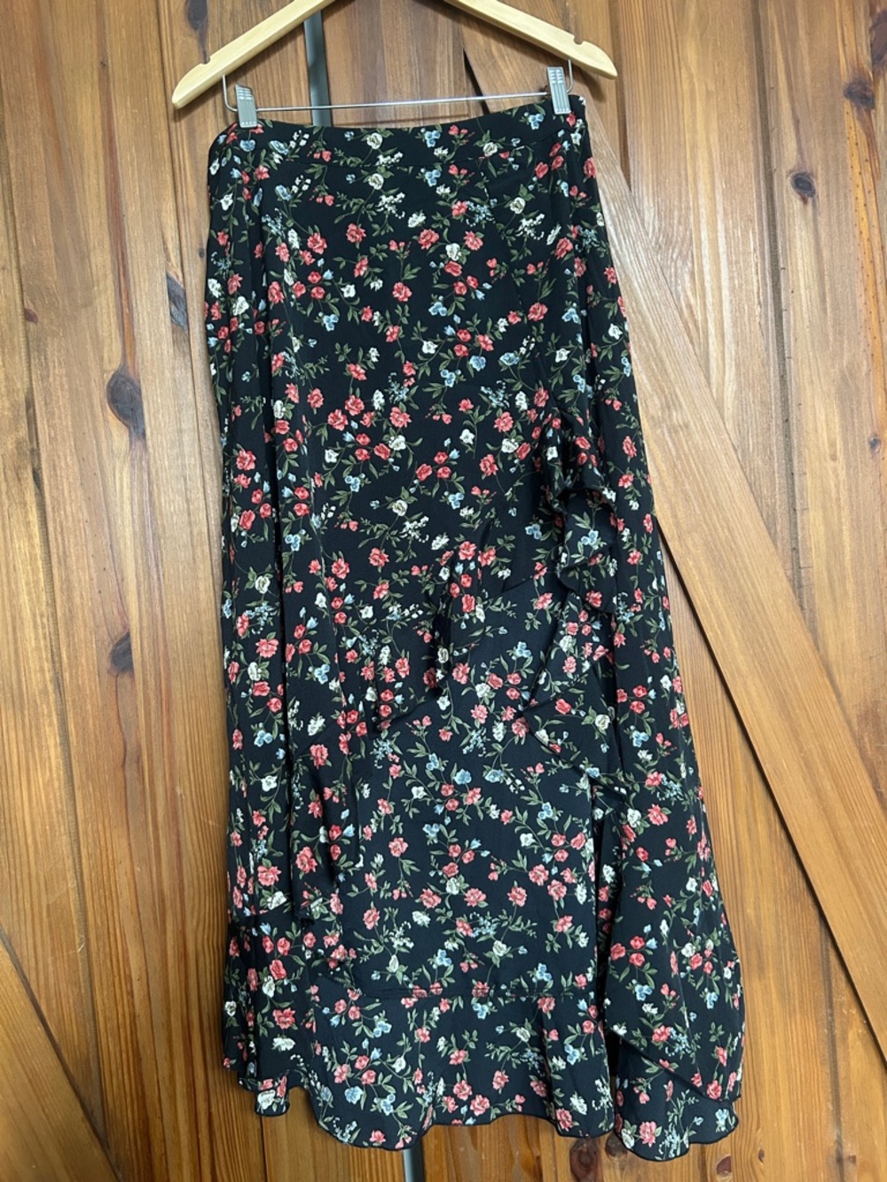 NWOT High-low Floral Ruffle Hem Black Maxi Skirt with Red Rose Print